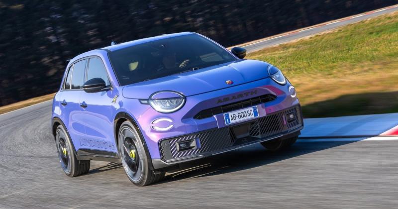 Представлено новий FIAT Abarth 600e потужністю 280 кінських сил: деталі та зображення.